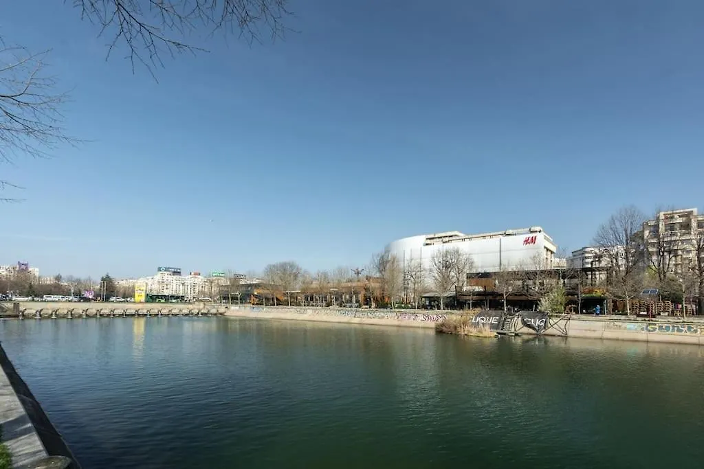 Superb River Views 1Br + Parking Bucharest