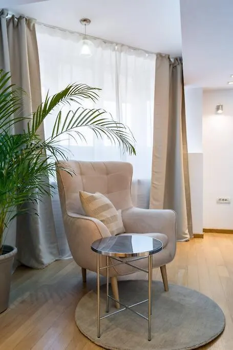 Superb River Views 1Br + Parking Bucharest