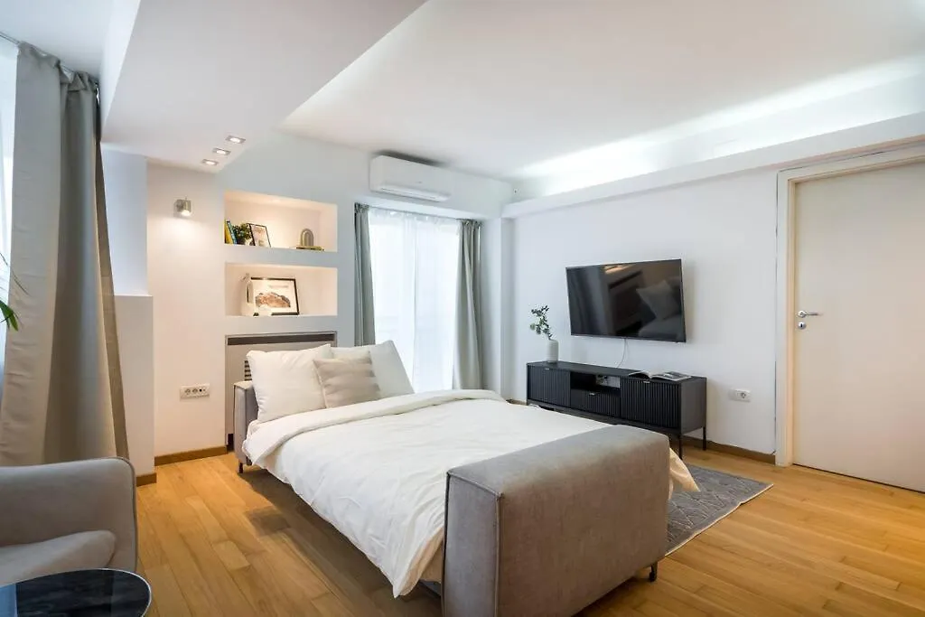 Superb River Views 1Br + Parking Bucharest